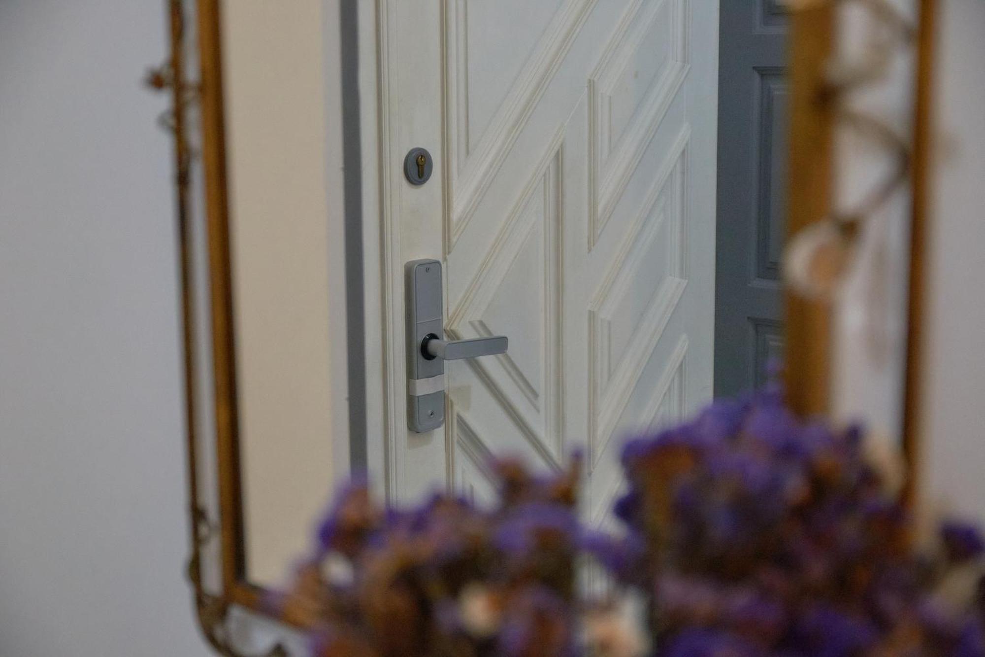 White Door Apartments Heart Of Odessa 4 מראה חיצוני תמונה